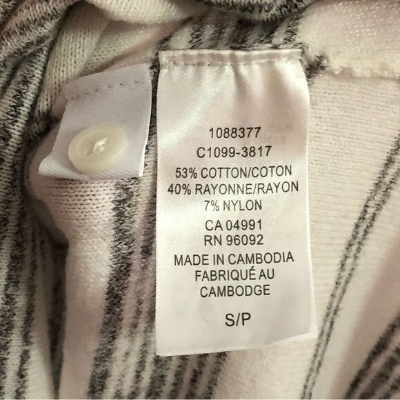DALIA size small white/Grey striped sweater - Picture 5 of 5